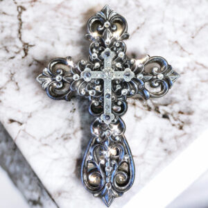 Lisa Carrier Silver Resin Cross